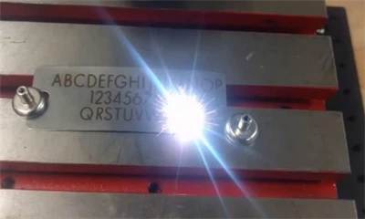 Lasermarkierungsmaschine: Der Unterschied zwischen fliegender Lasermarkierung...